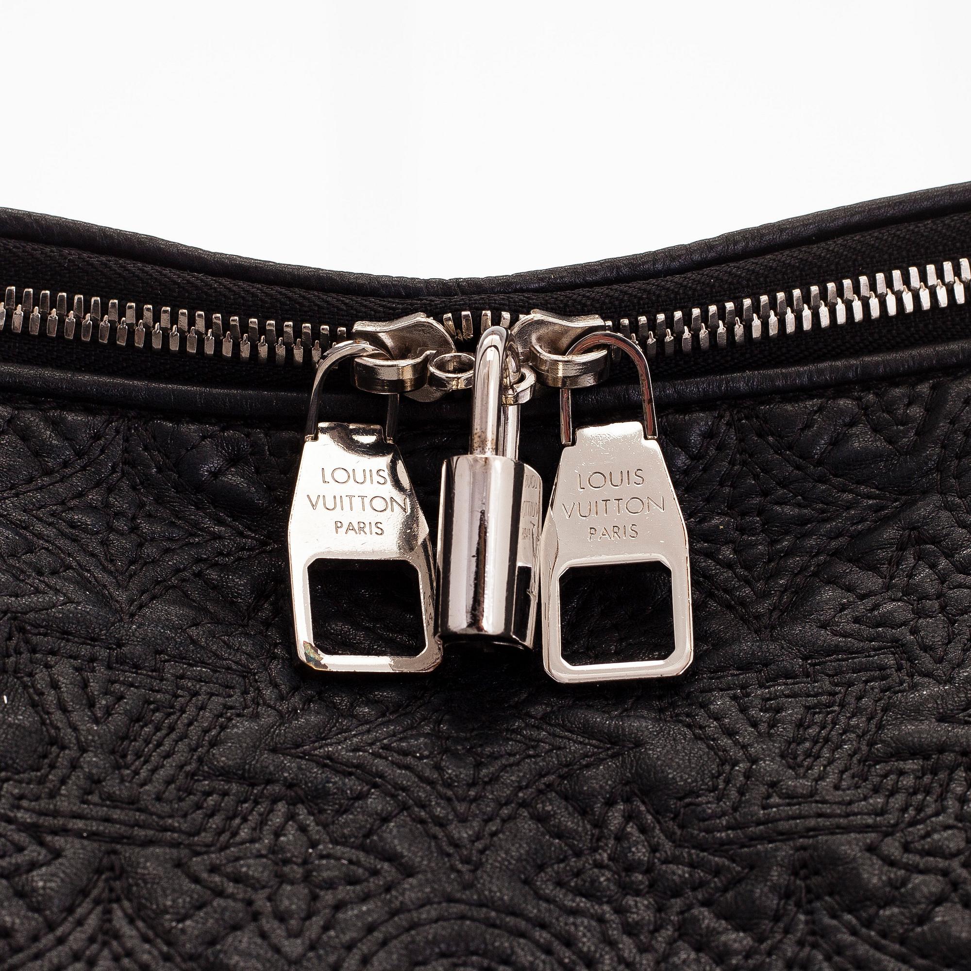 Louis Vuitton, an 'Antheia Leather Ixia MM' Bag.