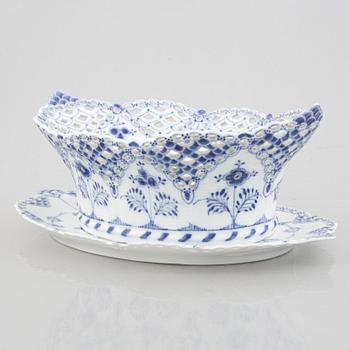 A 'Blue Fluted Full Lace' / 'Musselmalet' Fruit Bowl and Stand, Royal Copenhagen, model number 1059 and 1060, 1898-1923.