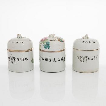 A porcelain food container and three lidded cups, China, circa 1900.