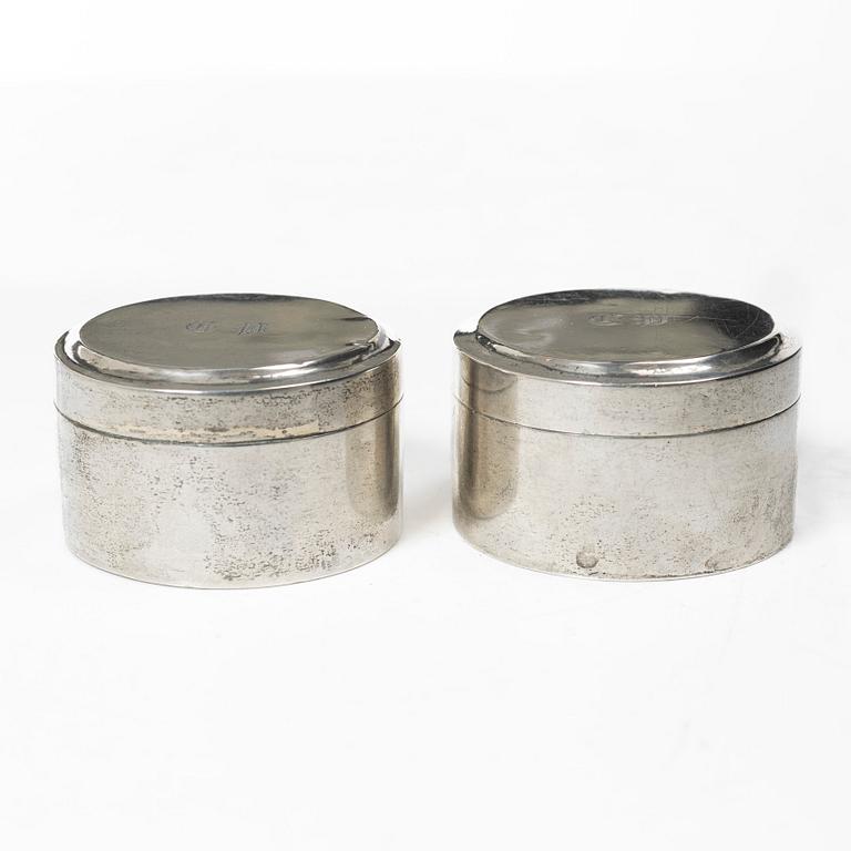 Gustaf Folcker, A pair of Swedish silver boxes, mark of Gustaf Folcker, Stockholm 1825.