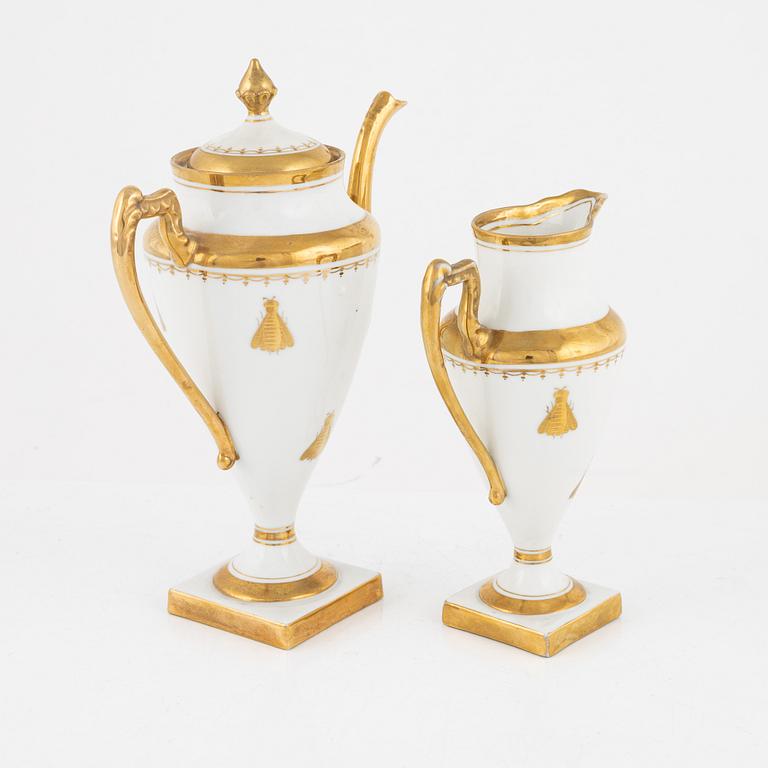 A French Porcelaine Set, with mark in red Mre Imp le de Sèvres, Early 19th Century (5 pieces).
