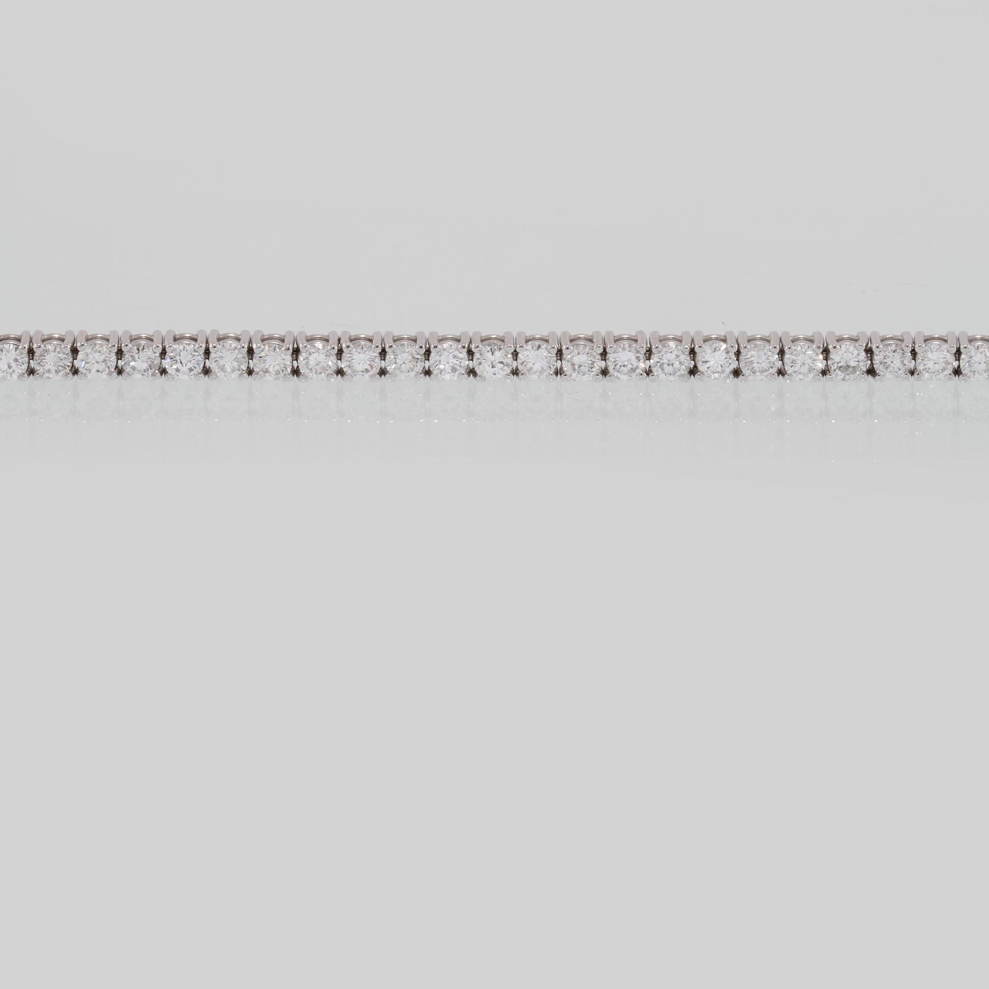 Diamantgradering, A diamond, 6.65 cts in total, bracelet.