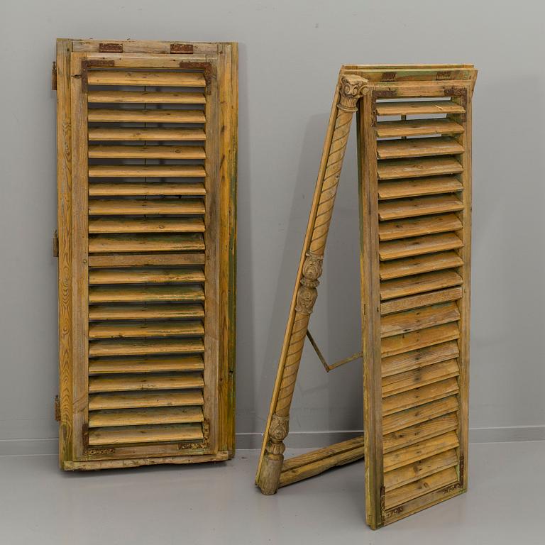 FÖNSTERLUCKOR, ett par, Europa 1900-talets första hälft.