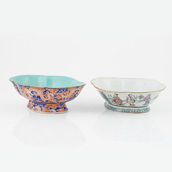 Skålar, fem stycken, porslin. Kina, Qingdynastin, 1800-/1900-tal.