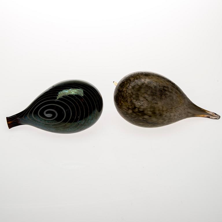 FIGURIN, 2 st, glas, signerad O. Toikka, Nuutajärvi.