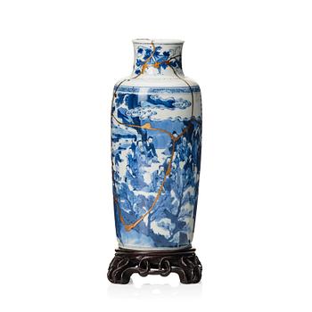 820. A Chinese blue and white vase, Qing dynasty, Kangxi (1662-1722).