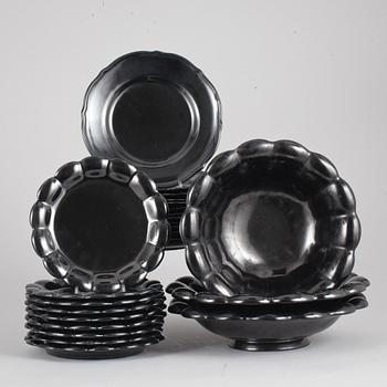 SERVISDELAR, flintgods. 24 delar. "Svart Glasyr" Gefle Uppsala Ekeby, Design Arthur Percy.