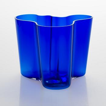 Alvar Aalto, vas 3030, signerad Alvar Aalto 733/1998, Iittala.