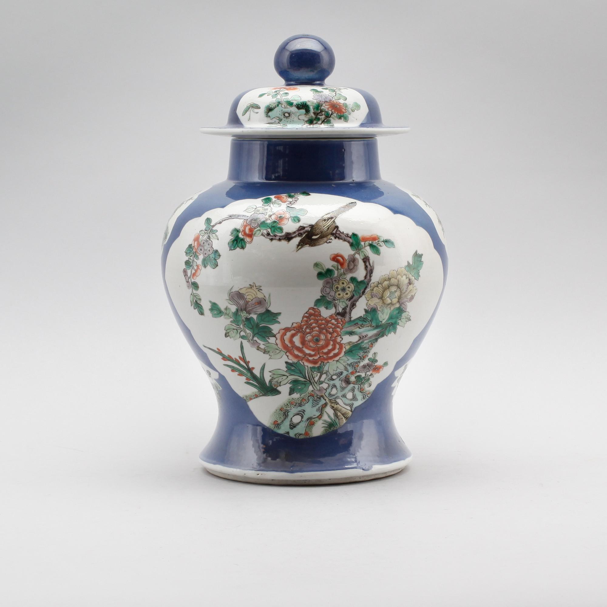 LOCKURNA, porslin, Kina, 1800-tal.