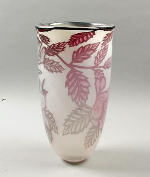 VAS, glas, graal, Eva Englund, Orrefors, sign 985130  EA 1-88.