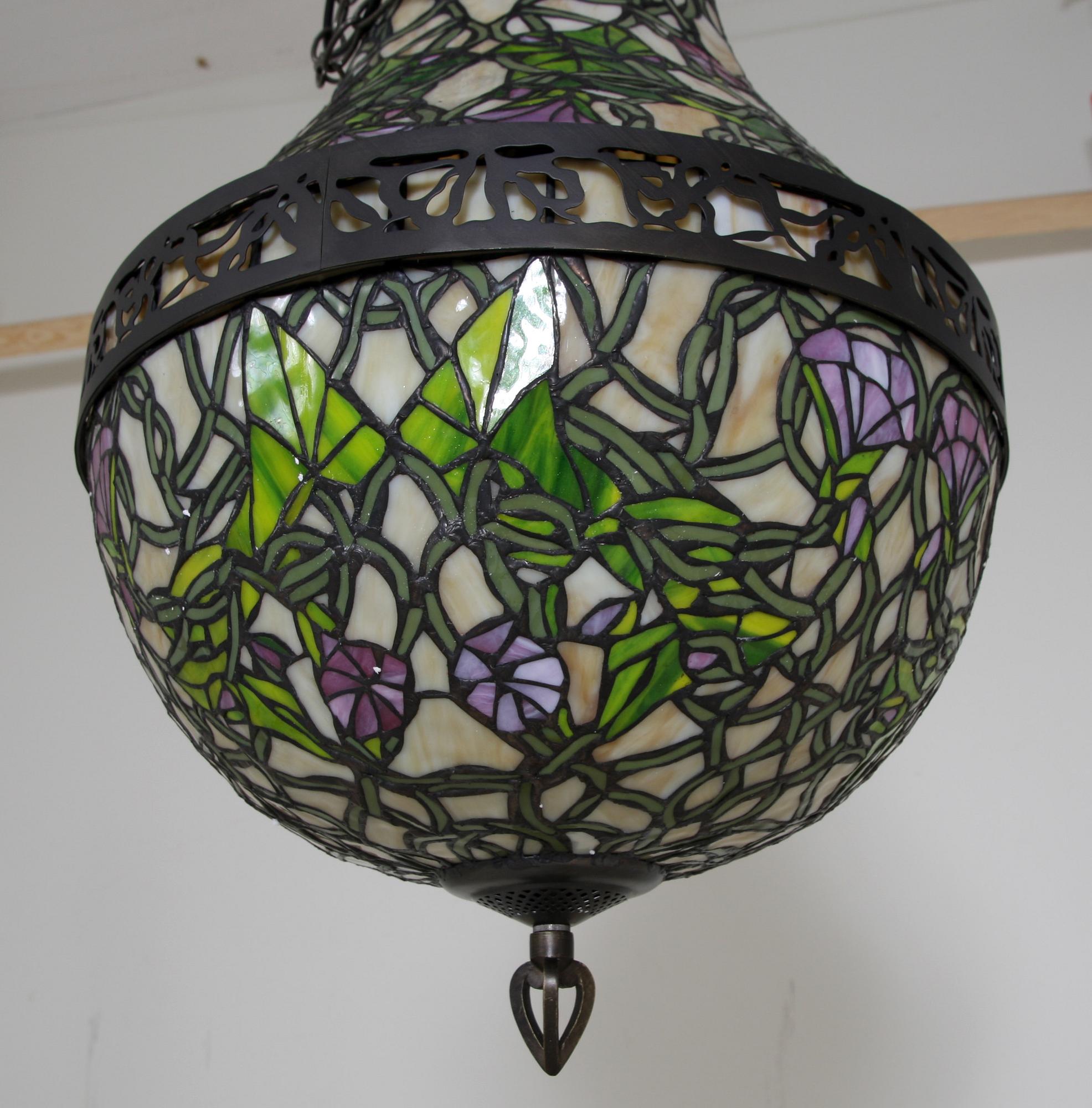 TAKLAMPA, "Tiffany-typ" 1900/2000-tal.