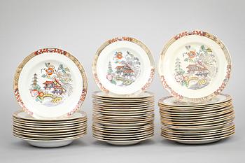 SERVISDELAR, 167 delar, flintgods, "Japan", Rörstrand 1900-talets början, samt TALLRIKAR, 12 st, "Parisenne", Rörstrand.