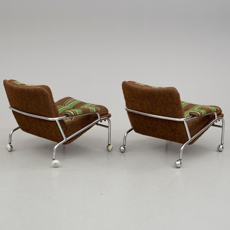 FÅTÖLJER, ett par, 1970-tal.