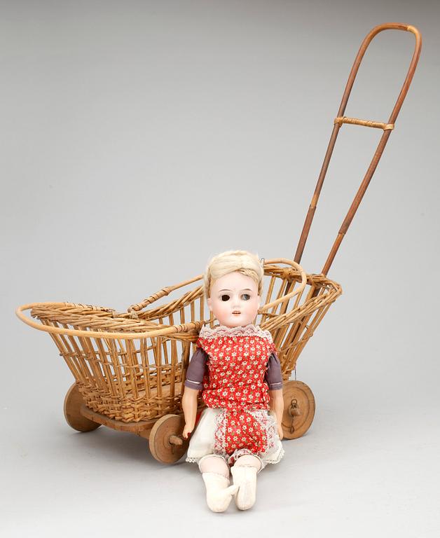 FLICKDOCKA, biskvi, Armand Marseille, Tyskland, samt DOCKVAGN.