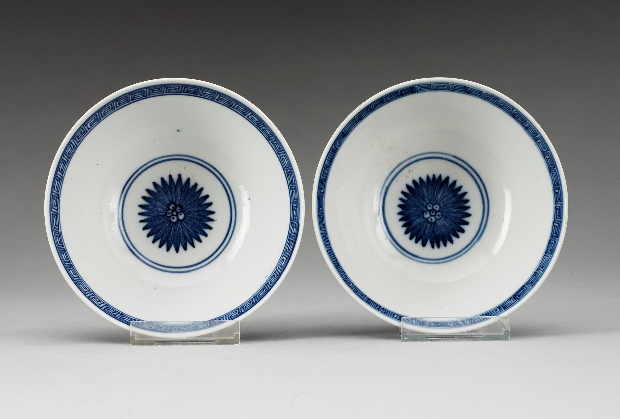 A pair of blue and white bowls, Qing dynasty, Yongzheng (1723-35), with Xuande four character mark.