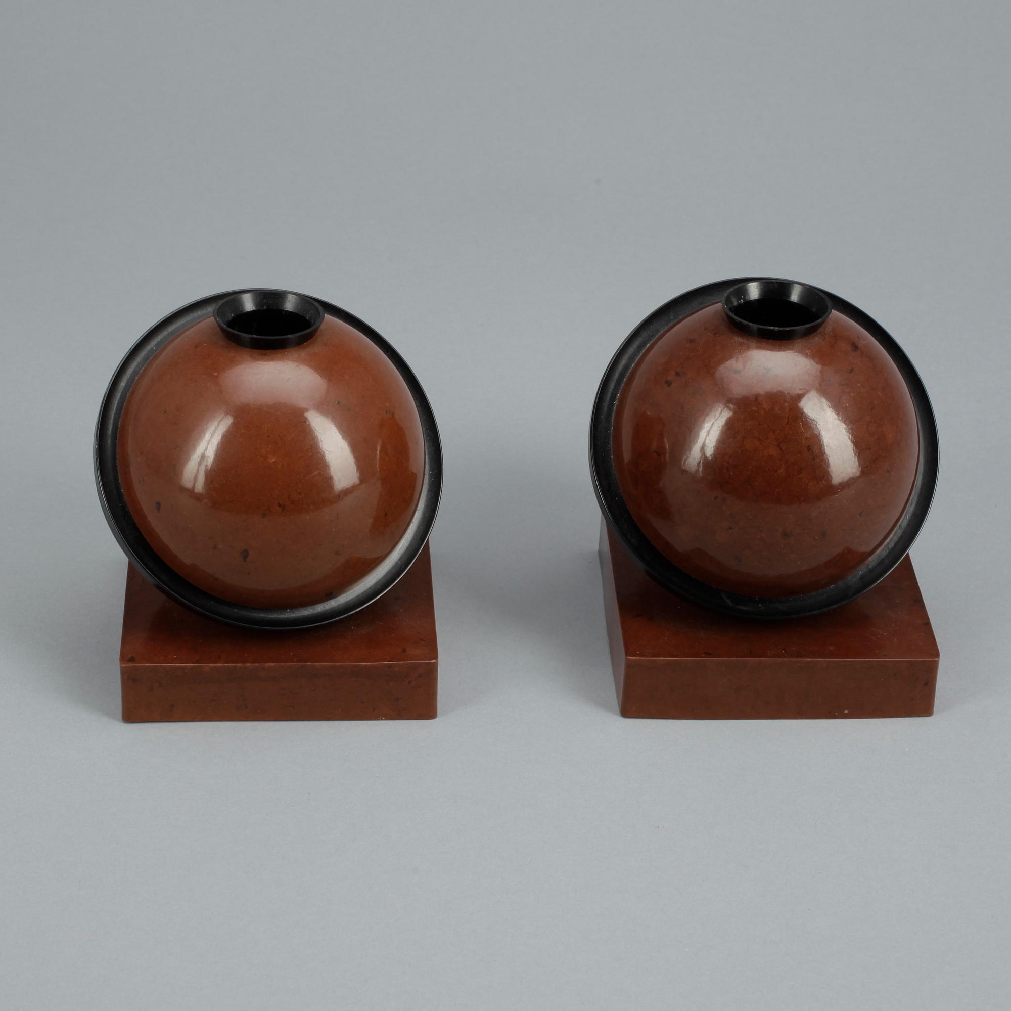 LJUSSTAKAR ett par, bakelit. Art Deco 1920-30-tal.