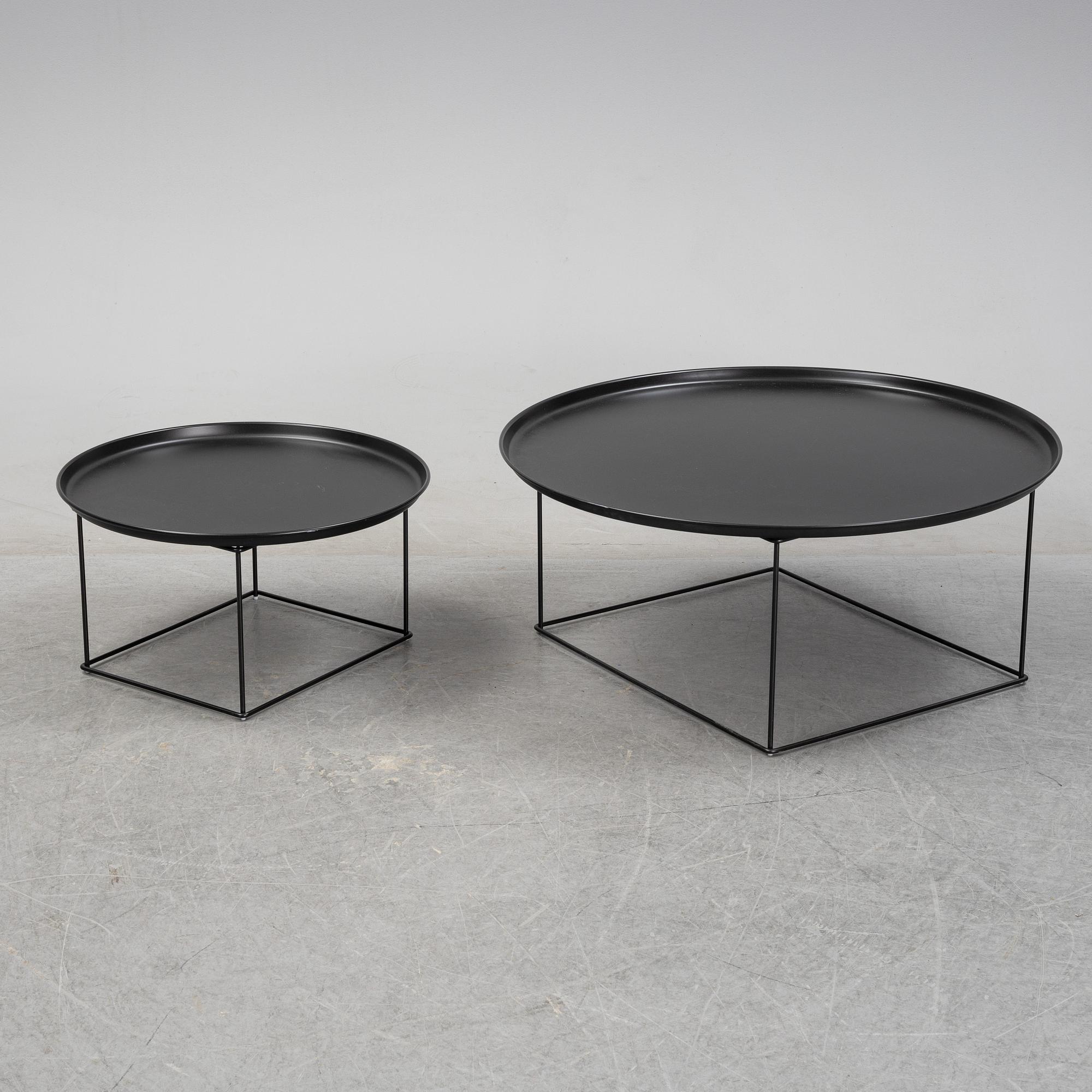 Patricia Urquiola, a set of two coffe tables, model 'Fat-Fat' for B&B Italia, modern manufacturing.