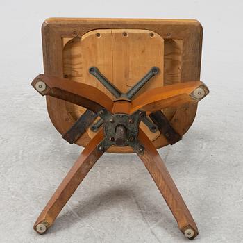 Skrivbordsstol, Åtvidaberg, 1900-talets mitt.