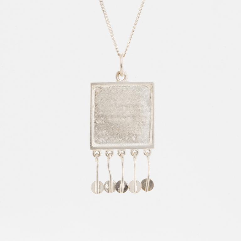 Jorma Laine, pendant with a chain in silver.