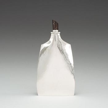 A Bengt Bellander sterling pocket-flask with a porphyry stopper, Stockholm 1975.