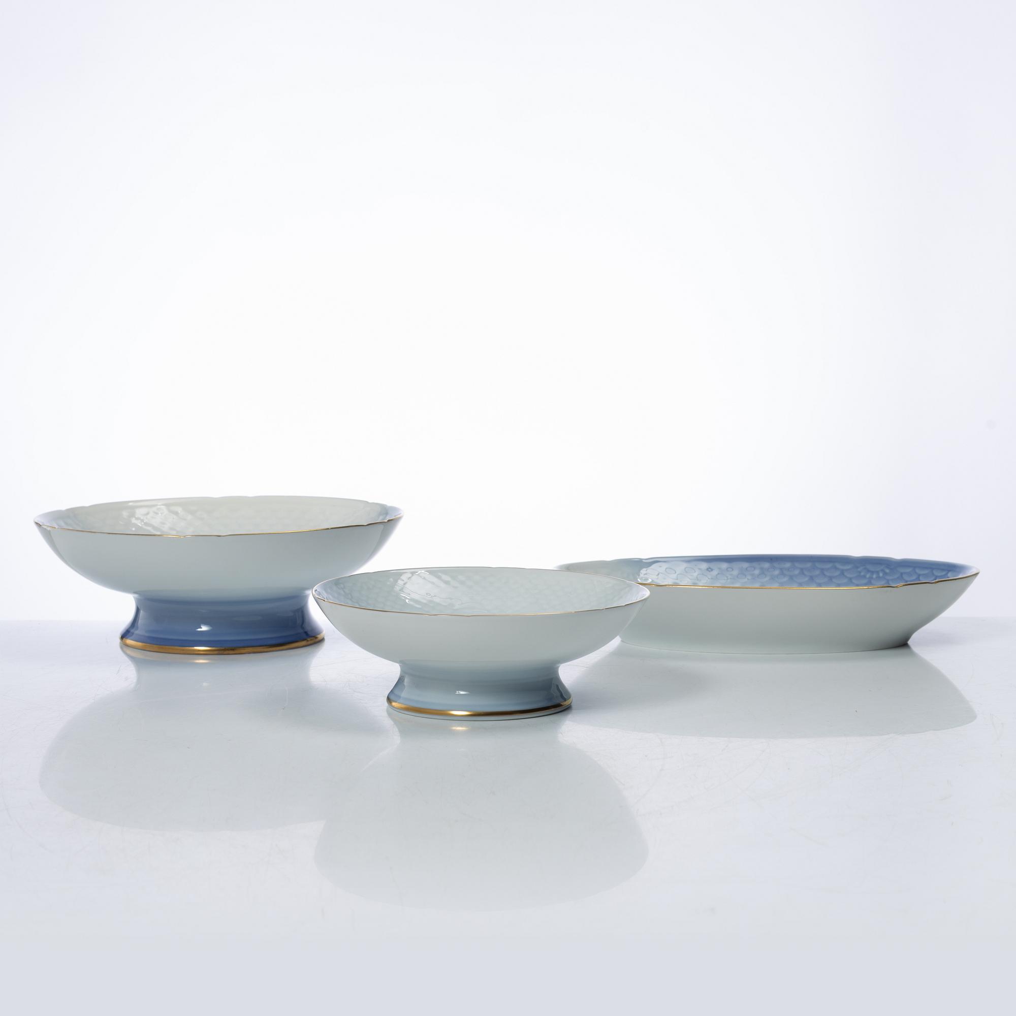 A 62 piece "Måsen" service, Bing & Grøndahl.