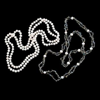 COLLIER, 2 st, odlade pärlor och månsten.