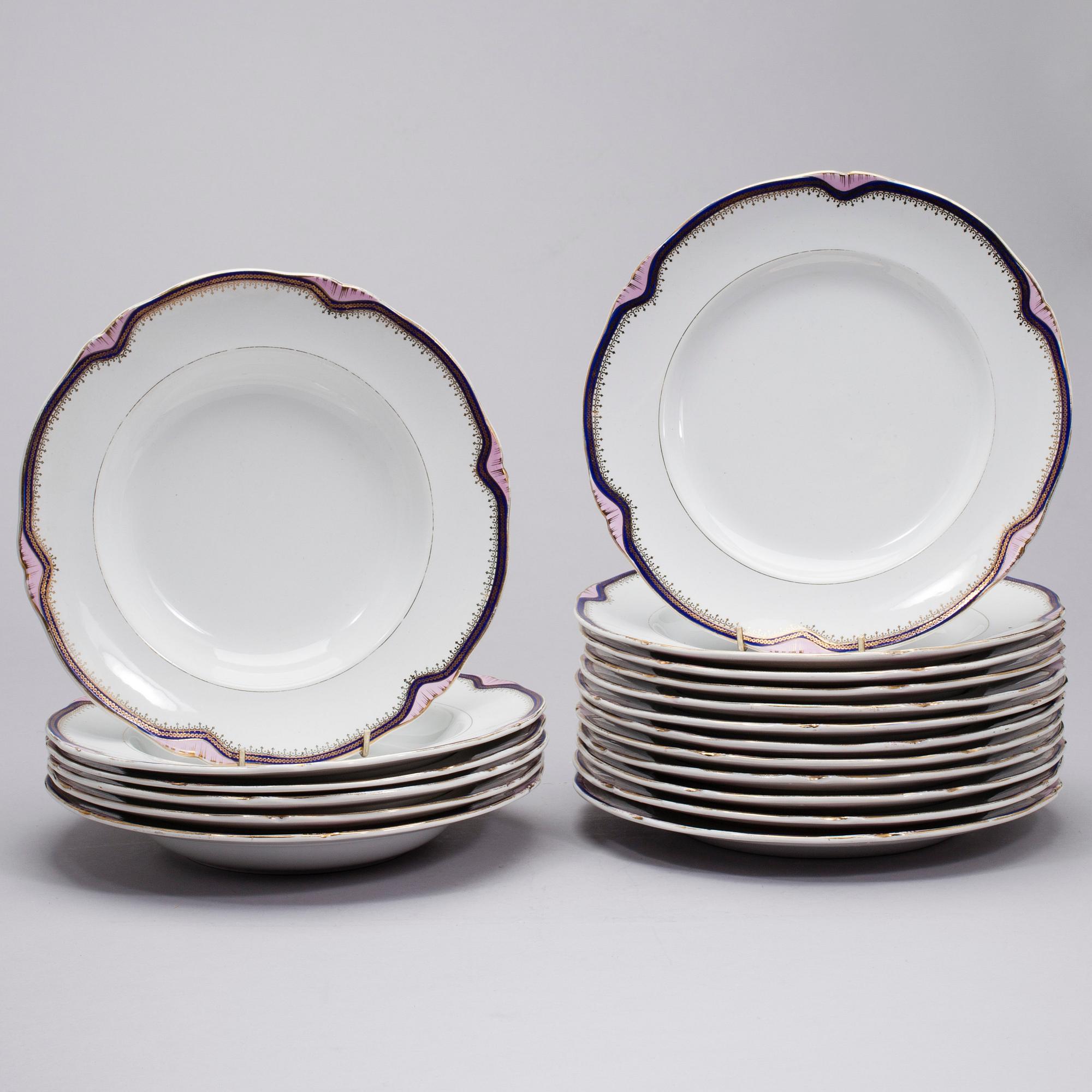 SERVIS, 35 delar, porslin, Kuznetsov, Ryssland 1800-talets slut.