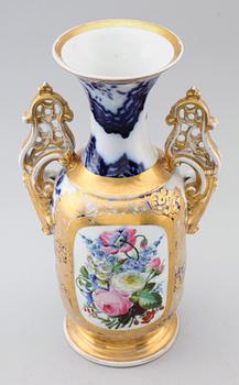 VAS, porslin, senempire, 1800-talets mitt.