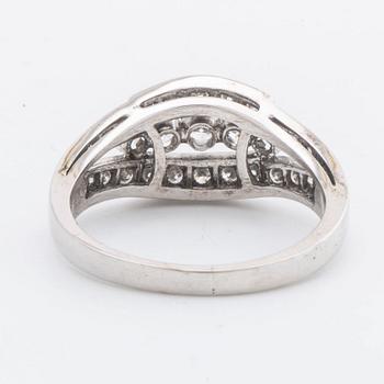 RING 18K whitegold brilliant-cut diamonds 0,85 ct engraved.