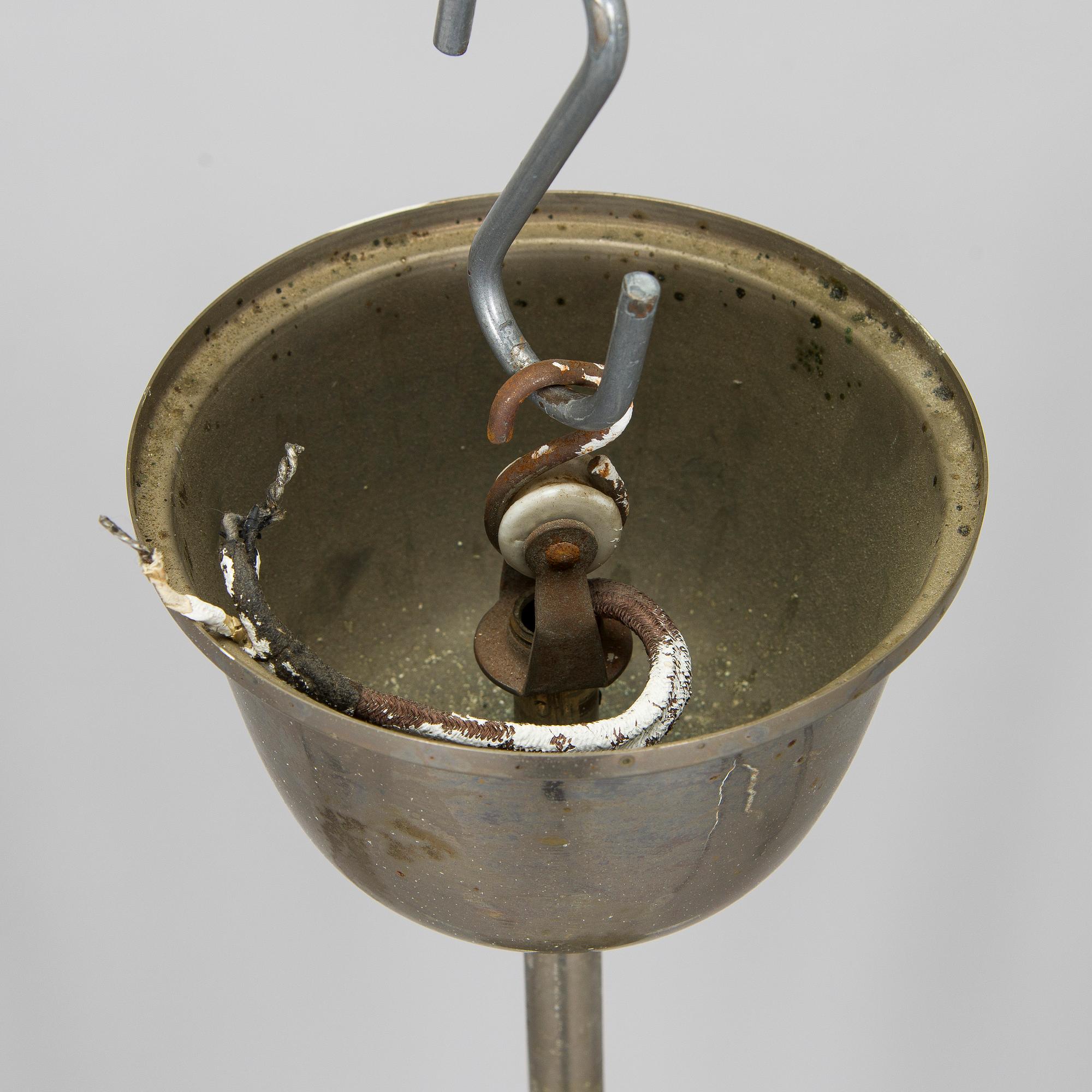 Paavo Tynell, A 1930s made to order chandelier for Taito.