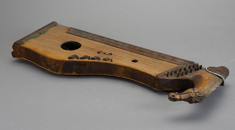 INSTRUMENT, 1900-tal.
