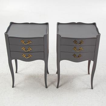 Sängbord, ett par, rokokostil, 1900-talets andra hälft.