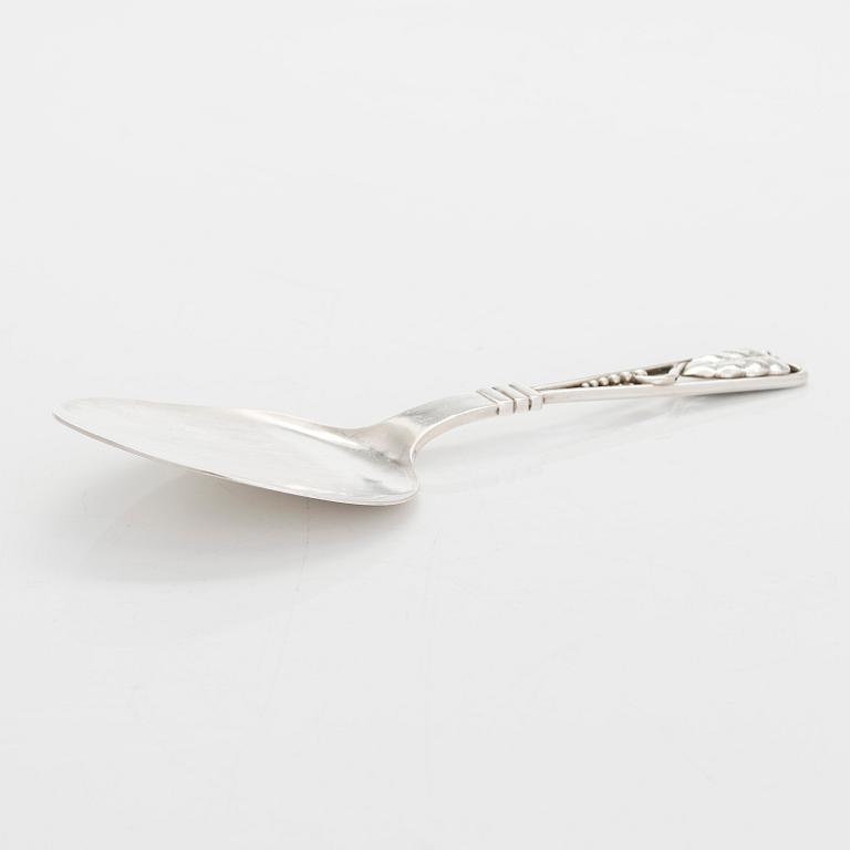Georg Jensen, an early 20th-century silver server, 1904-1908. Model G.I. 71.