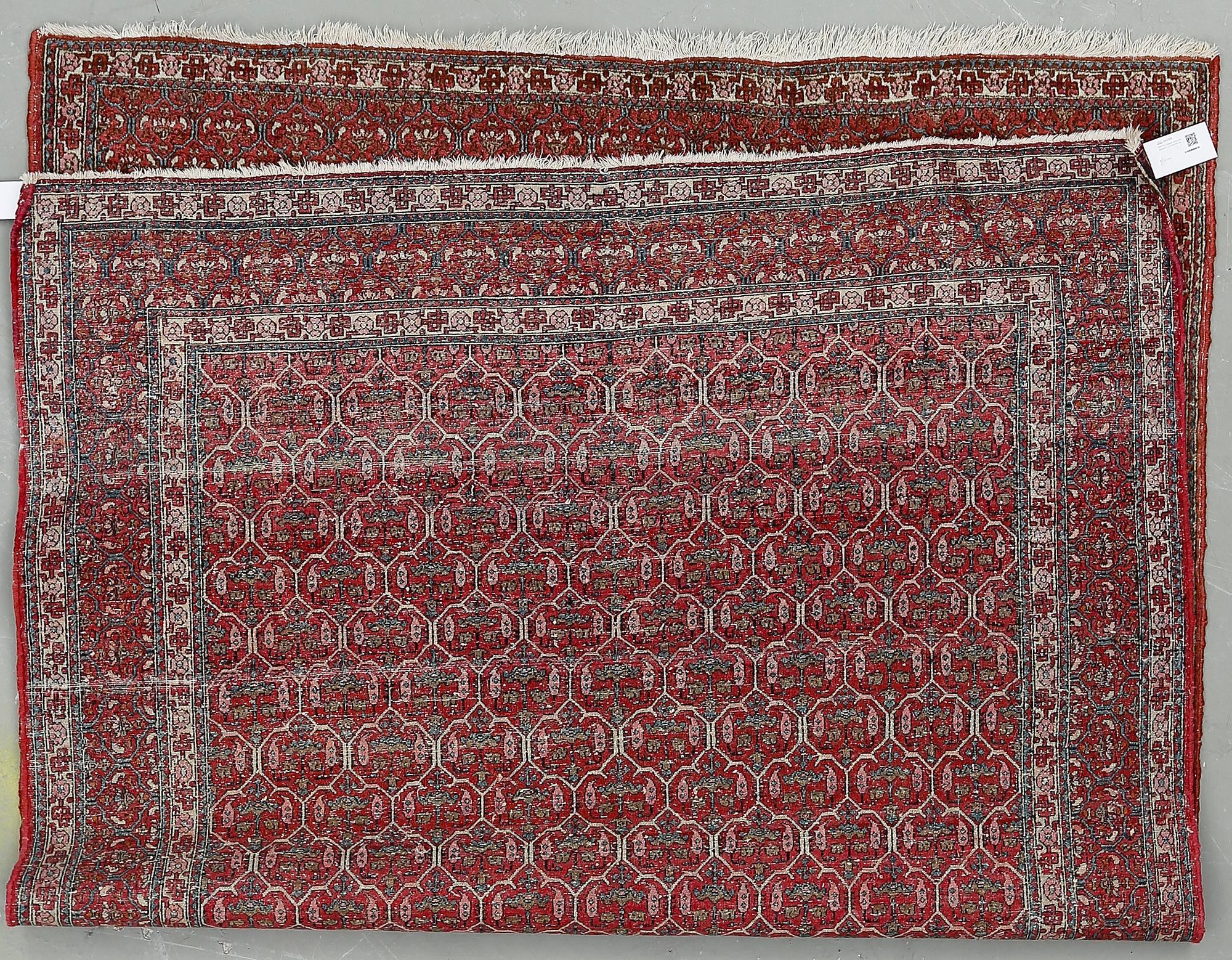 MATTA, troligen semiantik Bachtiari. Ca 205x142 cm.