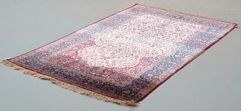 SEMI-ANTIQUE SILK KASHAN. 204,5 x 130 cm.