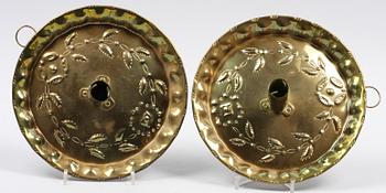 LJUSSTAKAR, ett par, mässing, barockstil, 1900-talets första hälft.