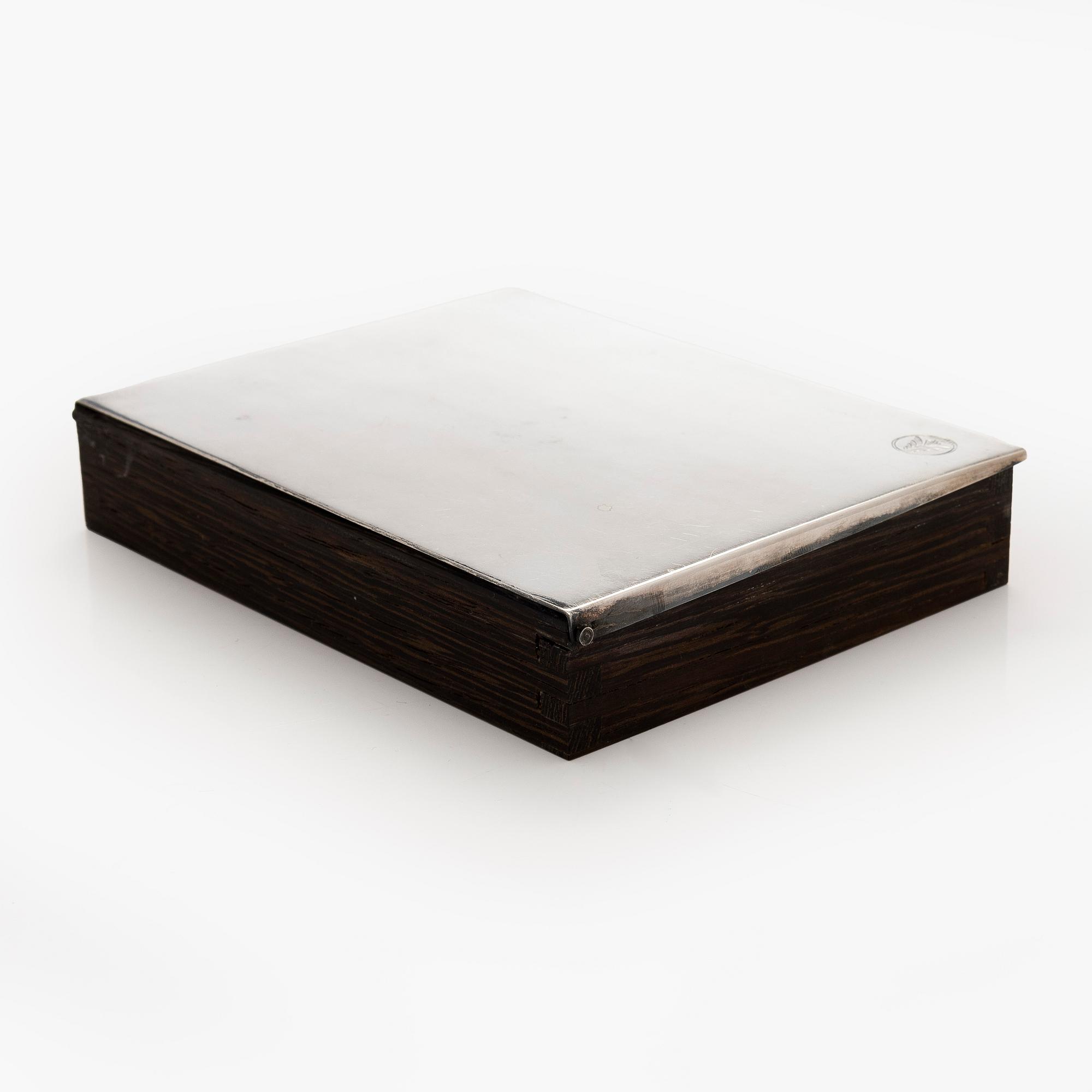 Tapio Wirkkala, A silver lidded box, Kultakeskus, Hämeenlinna 1976.