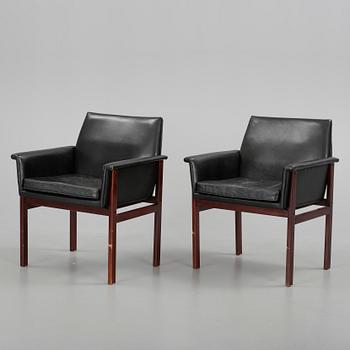 FÅTÖLJER, ett par, 1960/70-tal.