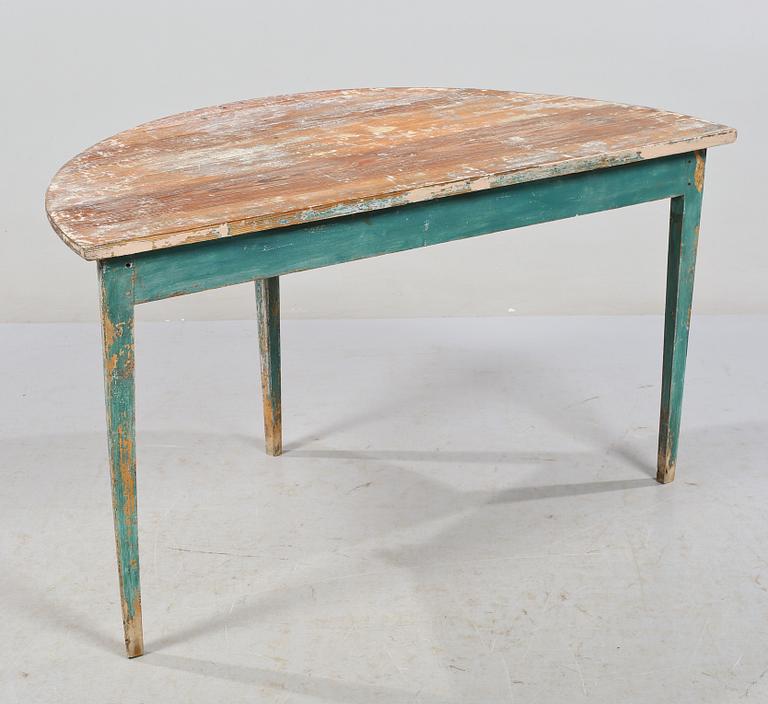 HALVMÅNEBORD, 1800-tal.