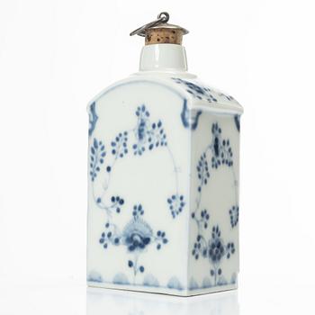 A 'Mussel-pattern' porcelain teacaddy, probably Germany,19th century.