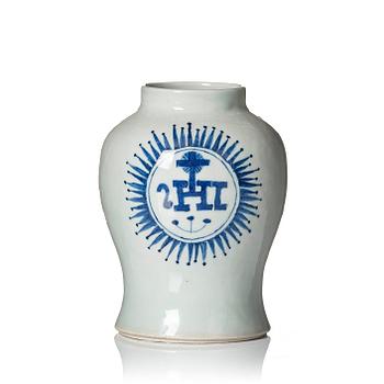 A small blue and white jar with the monogram IHS mirrored, Qing dynasty, 19th Century.