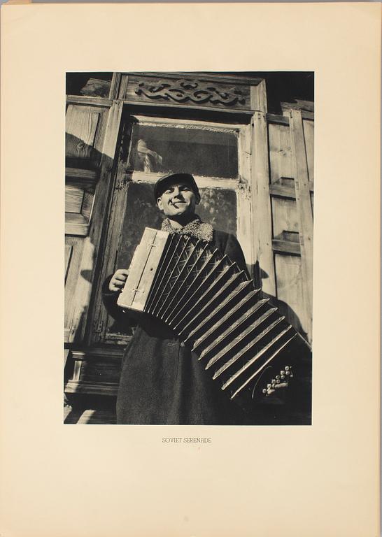 MARGARET BOURKE-WHITE, portfolio med fotogravyrer "Twelve Soviet Photo-prints".