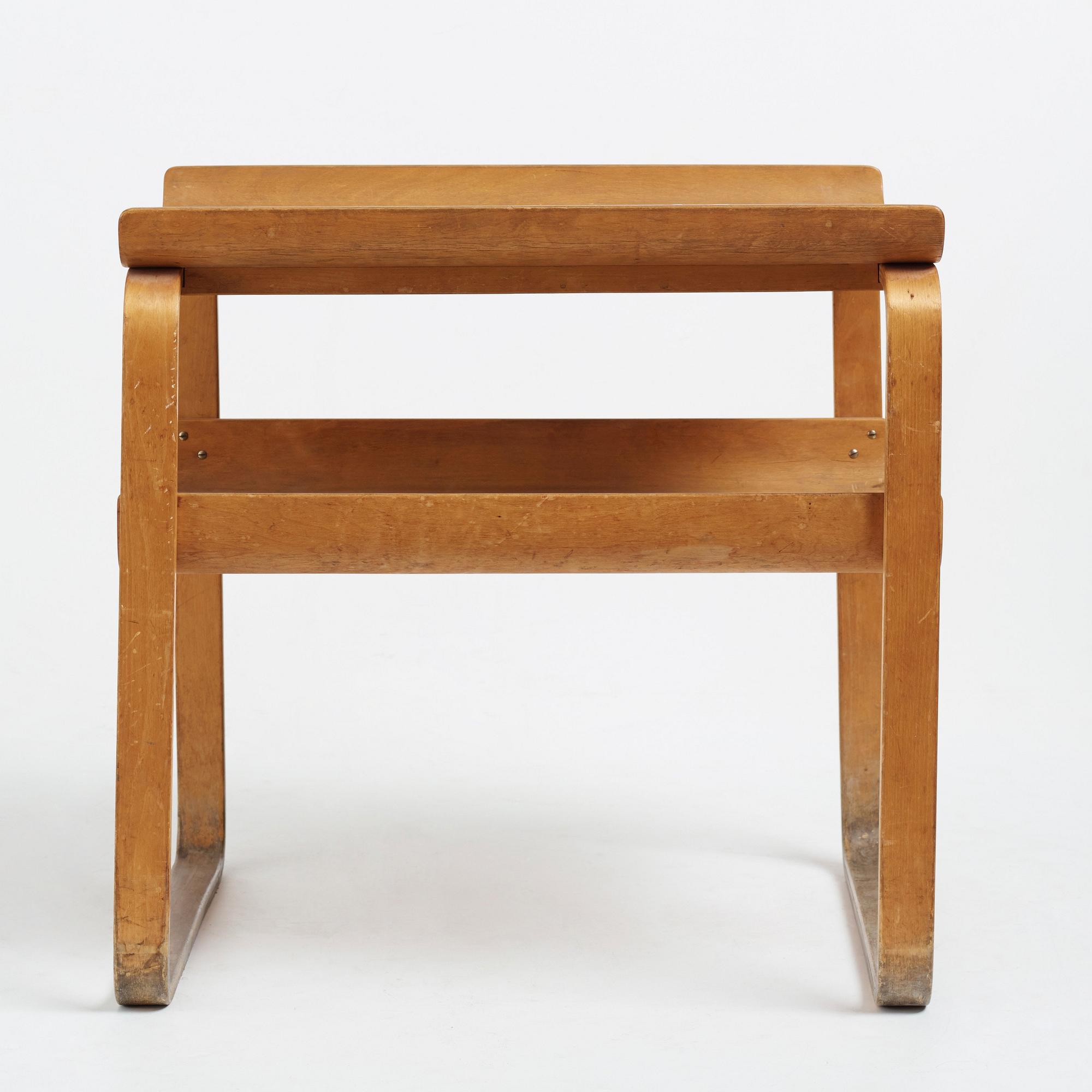 Alvar Aalto, a model 75 table by bord, modell 75,  O.Y. Huonekalu-ja Rakennustyötehdas for Svenska Artek ( the Swedish Artek), 1930's.