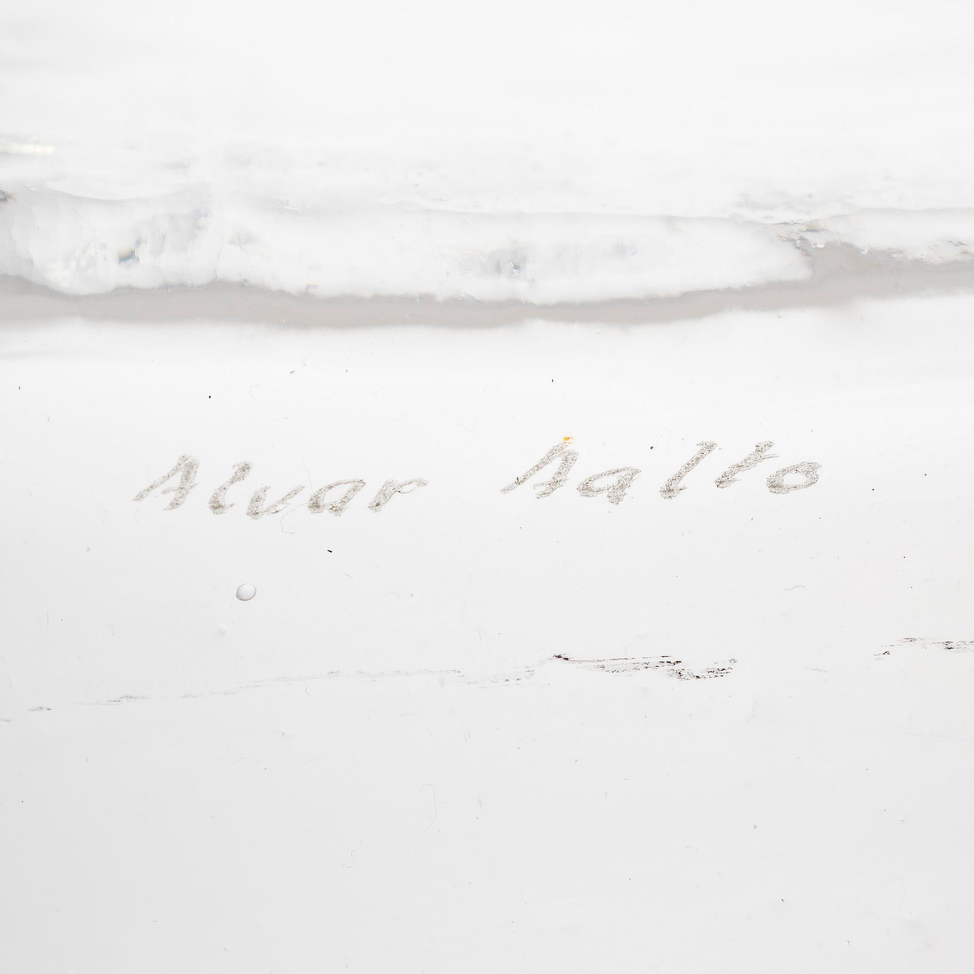 Alvar Aalto, vase, 3031, signed Alvar Aalto for Iittala 1960s.