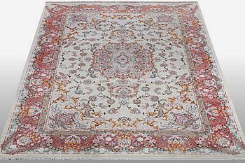 A carpet, Tabriz par silk, 60 Raj, ca 294 x 197 cm.