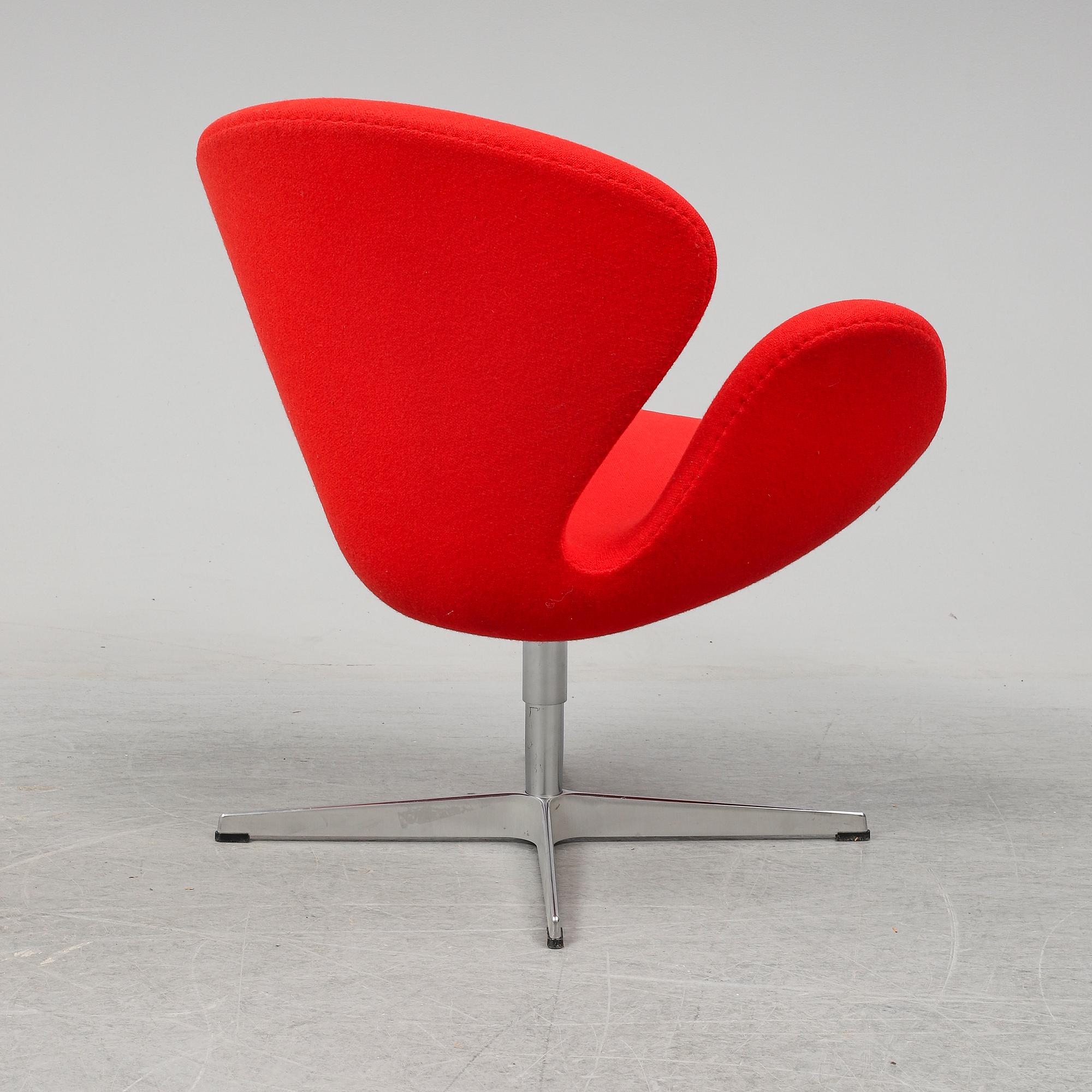 ARNE JACOBSEN, a 'Swan' lounge chair from Fritz Hansen.