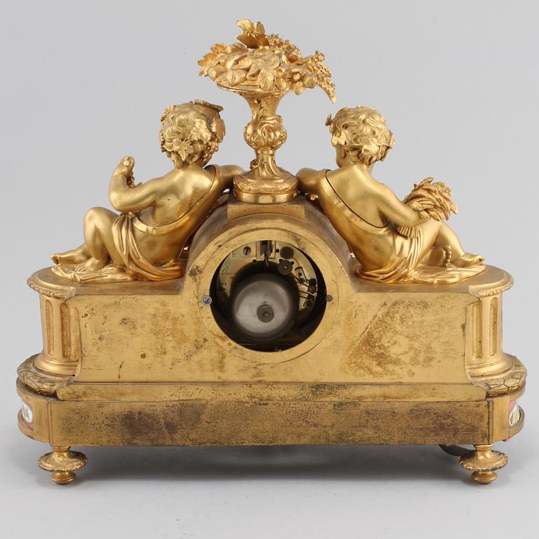 BORDSPENDYL, Louis XVI-stil, sent 1800-tal.