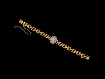 404. A BRACELET, 56 gold old cut diamonds c. 2.65 ct. St Petersburg 1898 - 1903. Weight 23,6 g.
