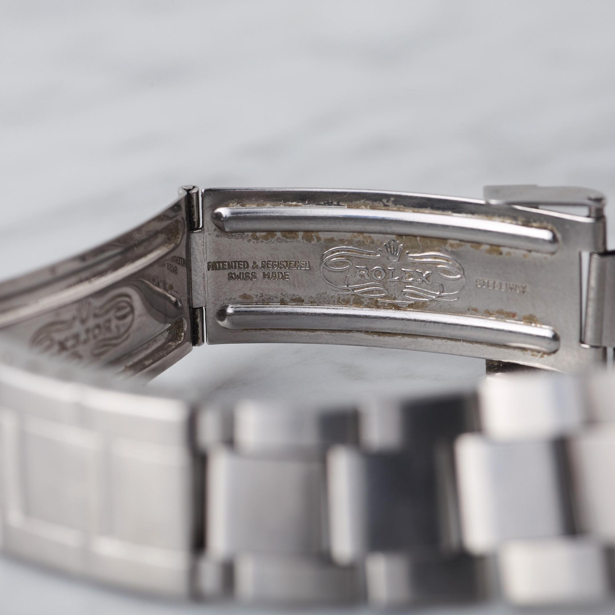 ROLEX, Oyster Perpetual Date, Submariner (660ft=200m, SWISS-T, Mark IV), Chronometer, "Red text".
