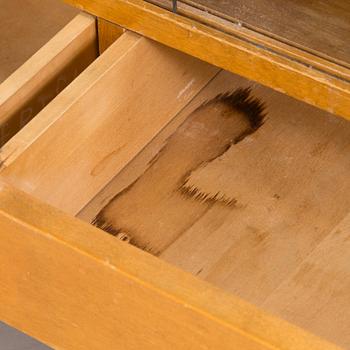 A 1940s.bookcase.